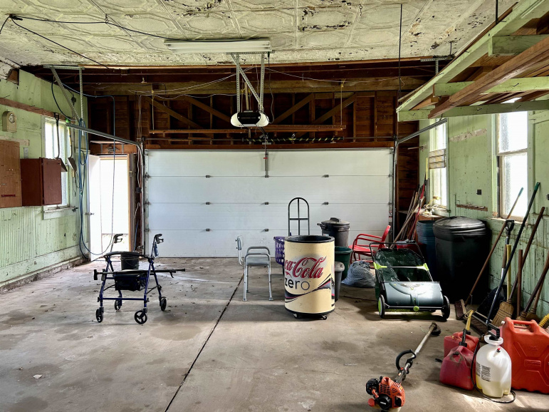 422 Queen City Avenue Hastings, Nebraska 68901, 3 Bedrooms Bedrooms, ,1 BathroomBathrooms,Residential,For Sale,422 Queen City Avenue,20261279