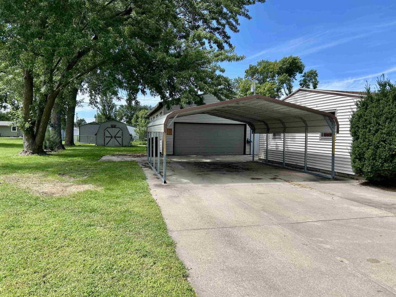 422 Queen City Avenue Hastings, Nebraska 68901, 3 Bedrooms Bedrooms, ,1 BathroomBathrooms,Residential,For Sale,422 Queen City Avenue,20261279