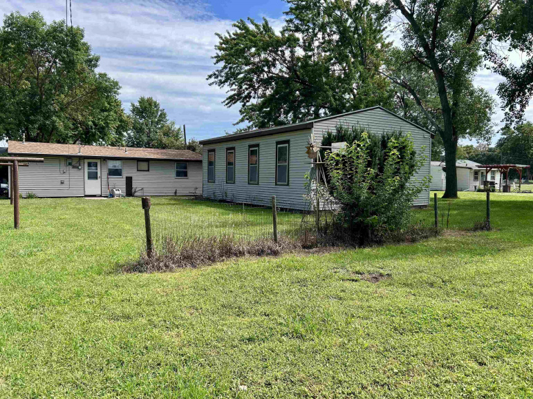422 Queen City Avenue Hastings, Nebraska 68901, 3 Bedrooms Bedrooms, ,1 BathroomBathrooms,Residential,For Sale,422 Queen City Avenue,20261279