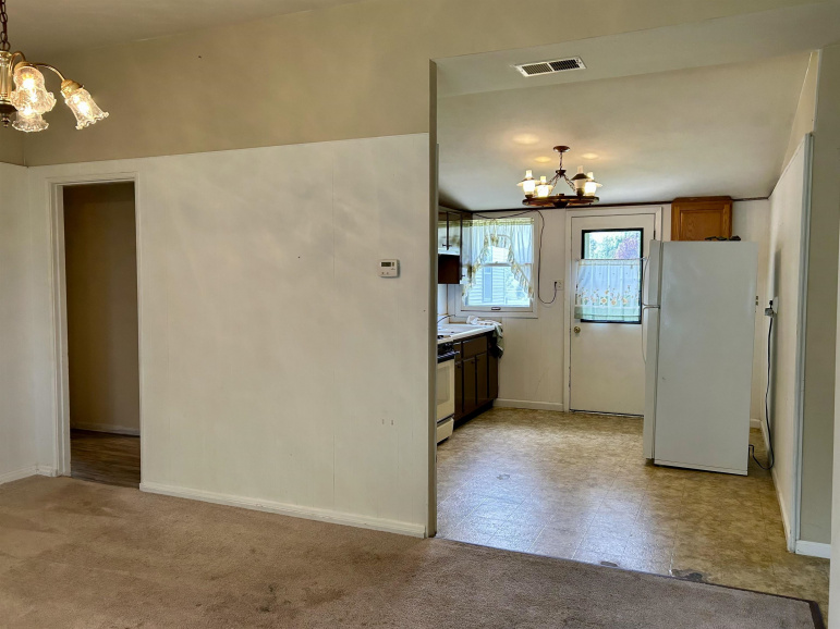 422 Queen City Avenue Hastings, Nebraska 68901, 3 Bedrooms Bedrooms, ,1 BathroomBathrooms,Residential,For Sale,422 Queen City Avenue,20261279