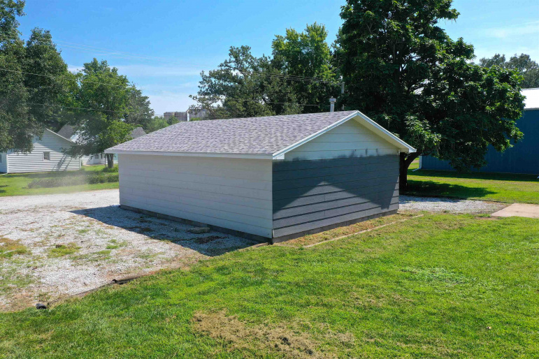 522 N Derby Avenue Giltner, Nebraska 68841, 3 Bedrooms Bedrooms, ,2 BathroomsBathrooms,Residential,For Sale,522 N Derby Avenue,20261287