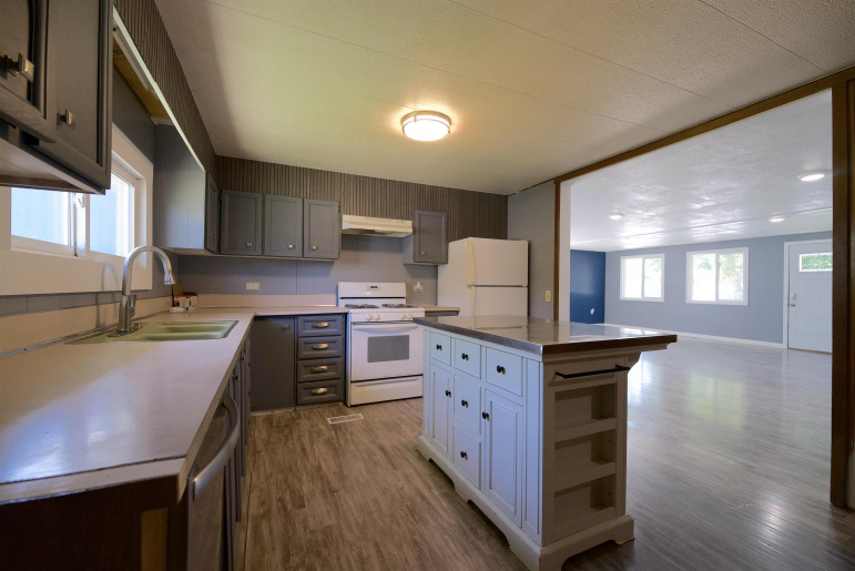 522 N Derby Avenue Giltner, Nebraska 68841, 3 Bedrooms Bedrooms, ,2 BathroomsBathrooms,Residential,For Sale,522 N Derby Avenue,20261287