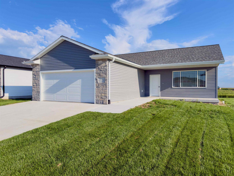 2312 E 41st Street Kearney, Nebraska 68847, 3 Bedrooms Bedrooms, ,2 BathroomsBathrooms,Residential,For Sale,2312 E 41st Street,20261294