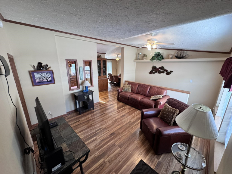 40 S Lakeview Road Brady, Nebraska 69123, 3 Bedrooms Bedrooms, ,2 BathroomsBathrooms,Residential,For Sale,40 S Lakeview Road,20261295