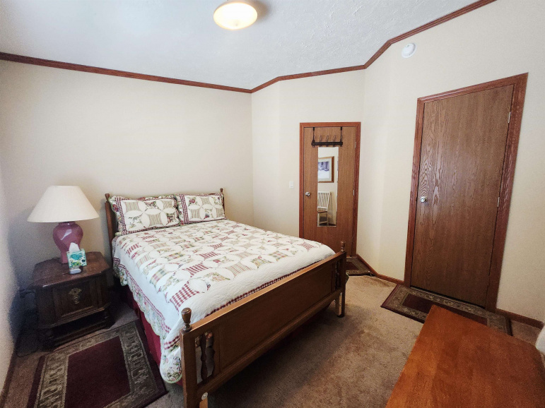 40 S Lakeview Road Brady, Nebraska 69123, 3 Bedrooms Bedrooms, ,2 BathroomsBathrooms,Residential,For Sale,40 S Lakeview Road,20261295