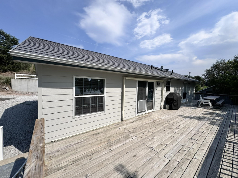 40 S Lakeview Road Brady, Nebraska 69123, 3 Bedrooms Bedrooms, ,2 BathroomsBathrooms,Residential,For Sale,40 S Lakeview Road,20261295