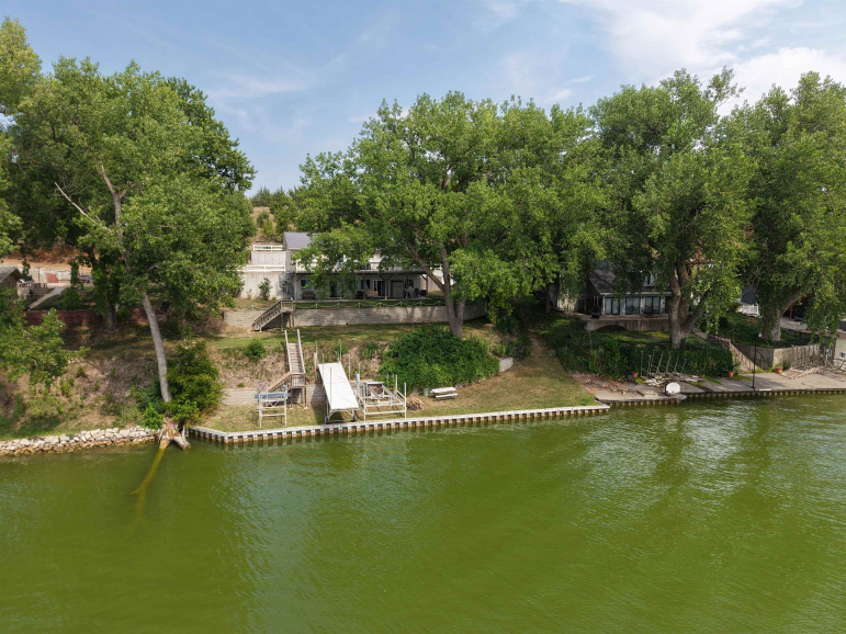 40 S Lakeview Road Brady, Nebraska 69123, 3 Bedrooms Bedrooms, ,2 BathroomsBathrooms,Residential,For Sale,40 S Lakeview Road,20261295