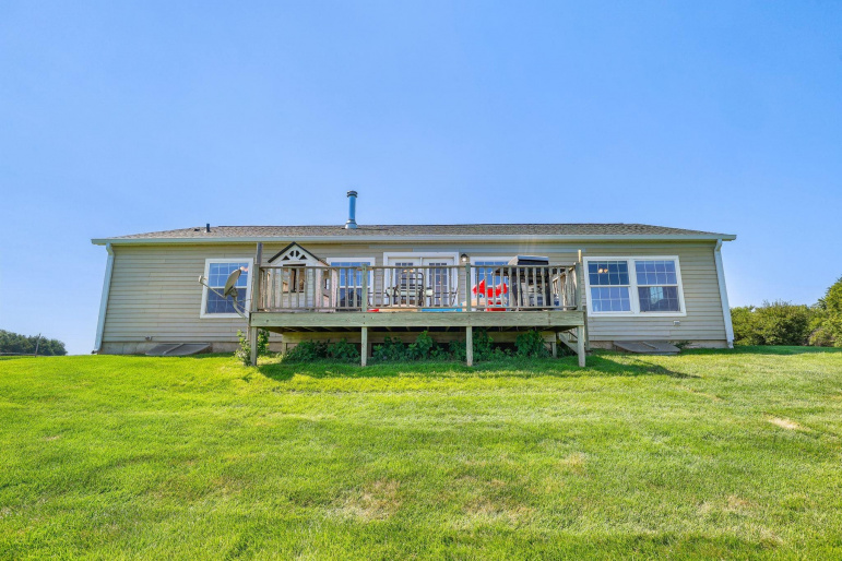 3045 S Marian Road Hastings, Nebraska 68901, 3 Bedrooms Bedrooms, ,4 BathroomsBathrooms,Residential,For Sale,3045 S Marian Road,20261303
