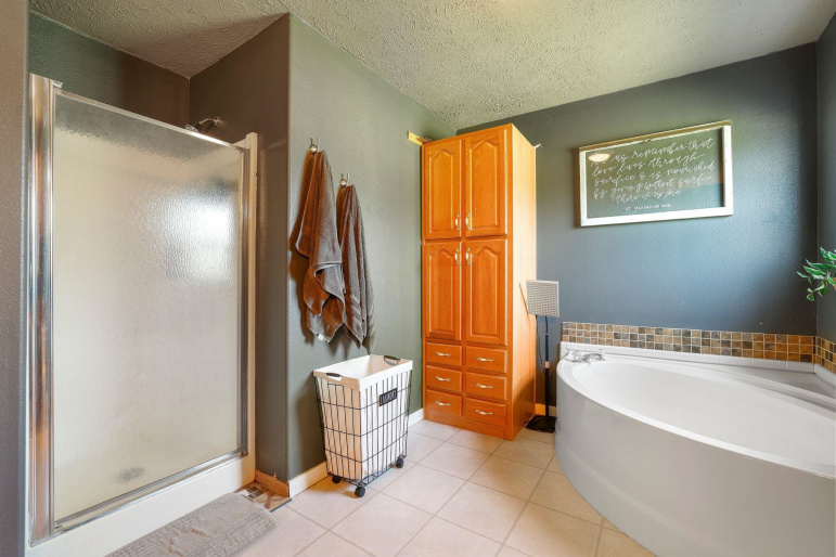 3045 S Marian Road Hastings, Nebraska 68901, 3 Bedrooms Bedrooms, ,4 BathroomsBathrooms,Residential,For Sale,3045 S Marian Road,20261303