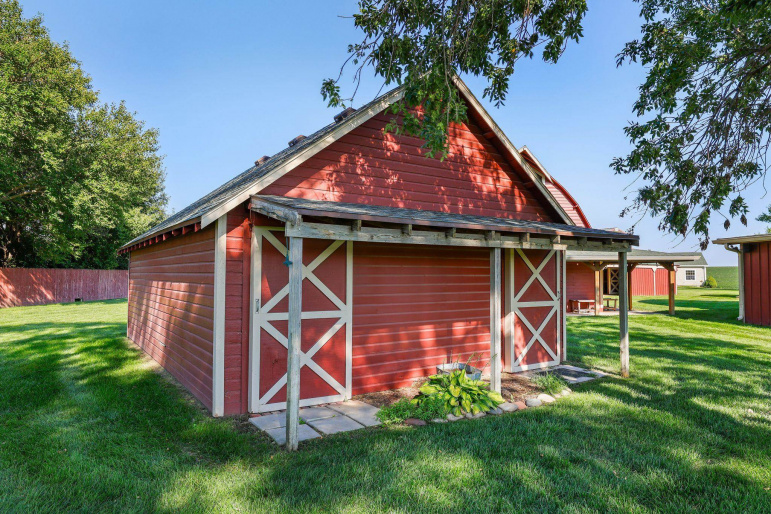 3045 S Marian Road Hastings, Nebraska 68901, 3 Bedrooms Bedrooms, ,4 BathroomsBathrooms,Residential,For Sale,3045 S Marian Road,20261303