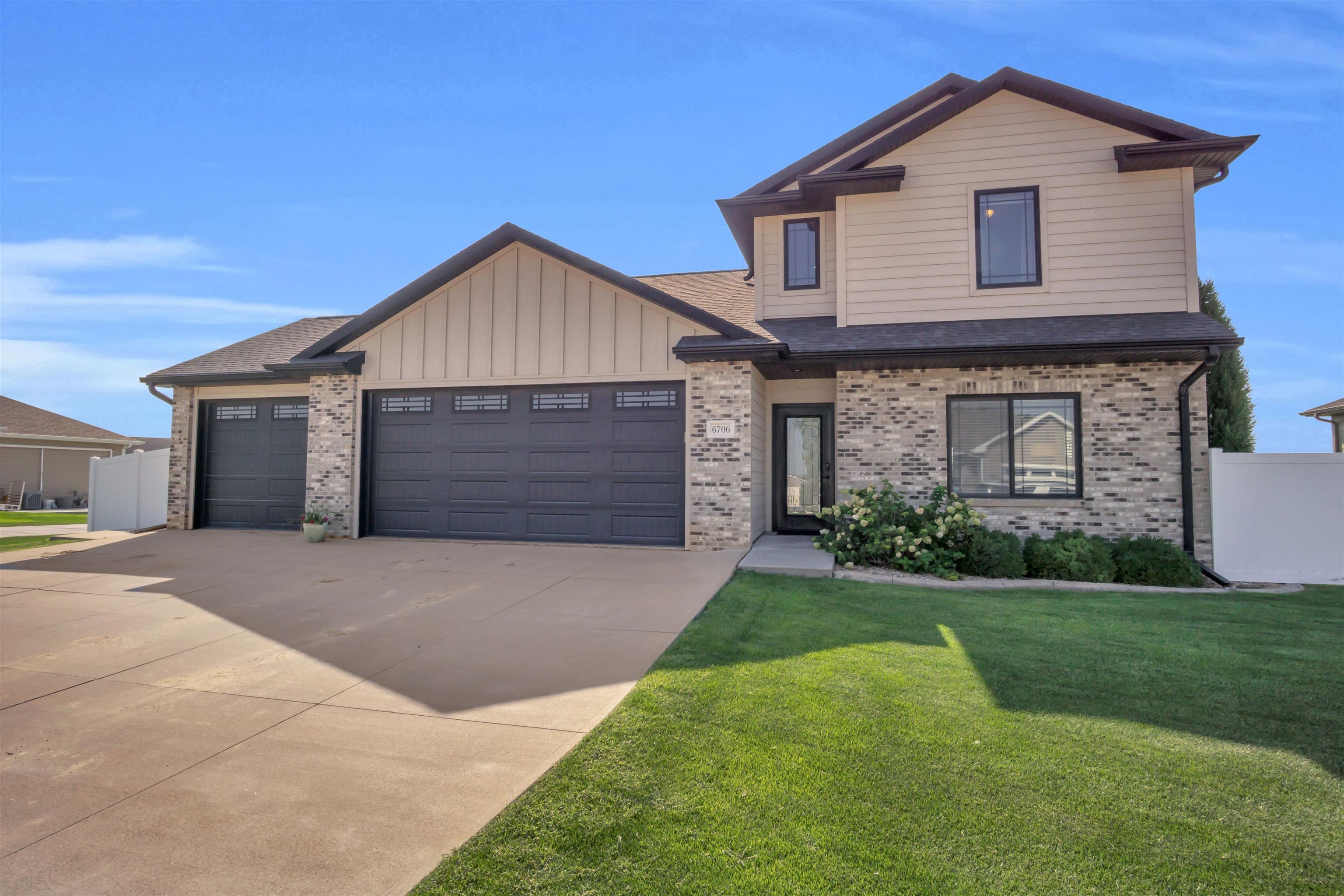 6706 L Avenue Kearney, Nebraska 68847, 6 Bedrooms Bedrooms, ,4 BathroomsBathrooms,Residential,For Sale,6706 L Avenue,20261298