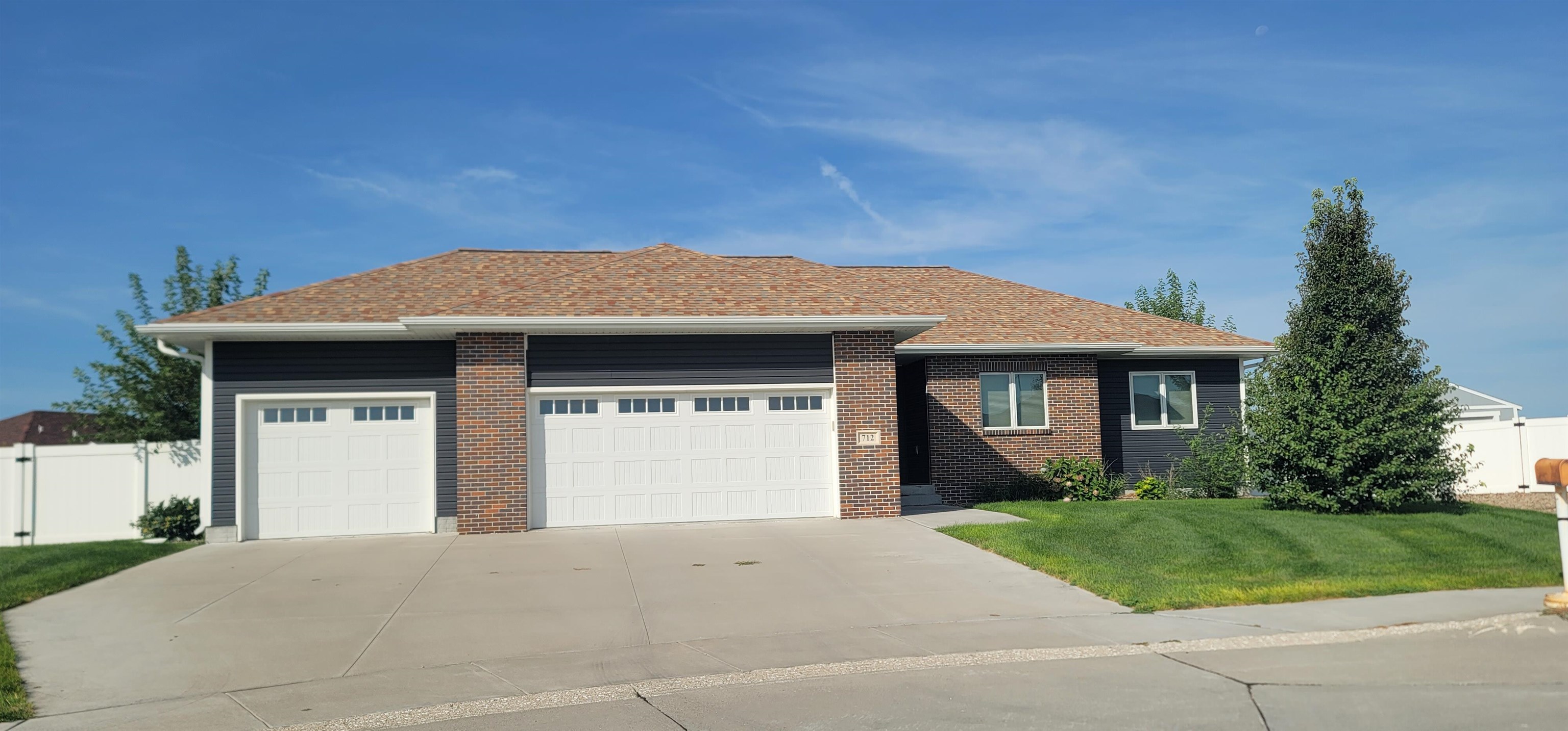 712 W 47th Street Place Kearney, Nebraska 68845, 5 Bedrooms Bedrooms, ,3 BathroomsBathrooms,Residential,For Sale,712 W 47th Street Place,20261310
