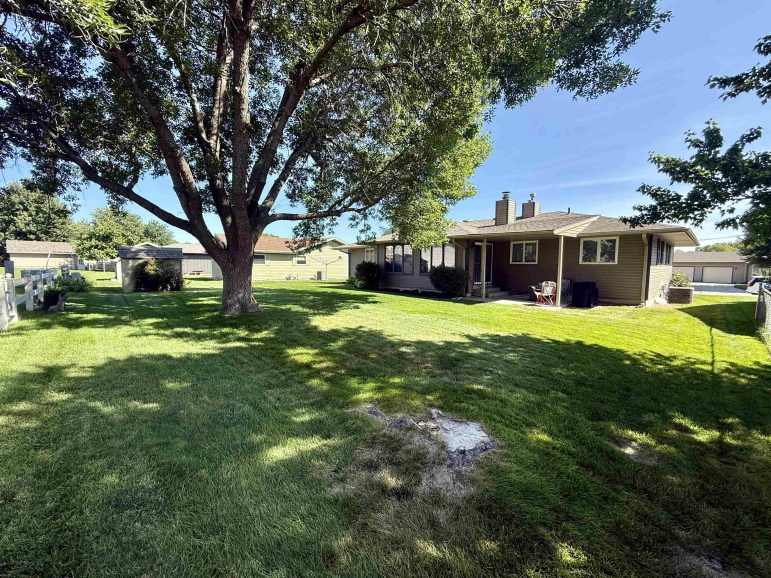 1501 Apache Avenue Hastings, Nebraska 68901, 3 Bedrooms Bedrooms, ,3 BathroomsBathrooms,Residential,For Sale,1501 Apache Avenue,20261309