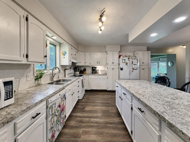 200 Cherokee Road Lexington, Nebraska 68850, 3 Bedrooms Bedrooms, ,2 BathroomsBathrooms,Residential,For Sale,200 Cherokee Road,20261306