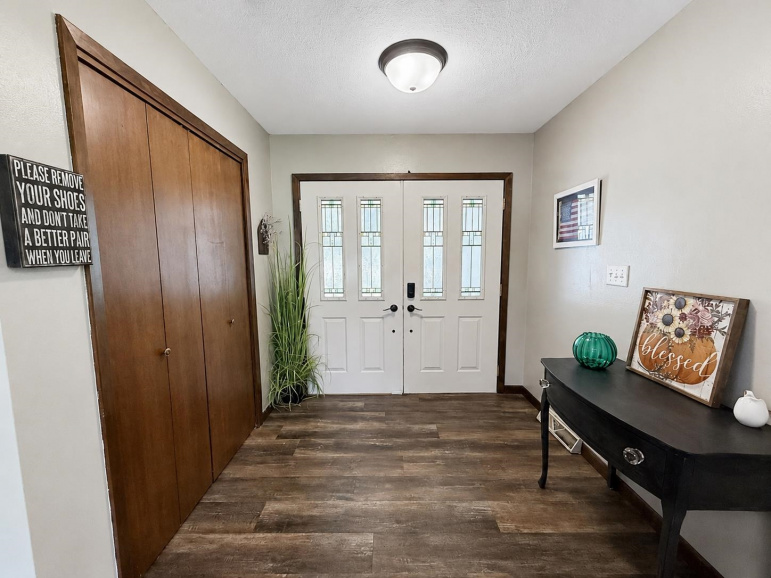 200 Cherokee Road Lexington, Nebraska 68850, 3 Bedrooms Bedrooms, ,2 BathroomsBathrooms,Residential,For Sale,200 Cherokee Road,20261306