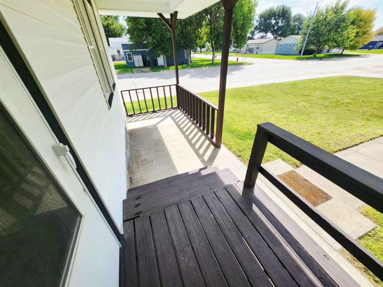 822 17th Street Gothenburg, Nebraska 69138-0000, 2 Bedrooms Bedrooms, ,1 BathroomBathrooms,Residential,For Sale,822 17th Street,20261315