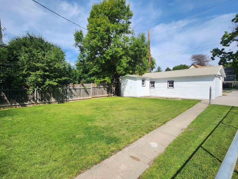 822 17th Street Gothenburg, Nebraska 69138-0000, 2 Bedrooms Bedrooms, ,1 BathroomBathrooms,Residential,For Sale,822 17th Street,20261315