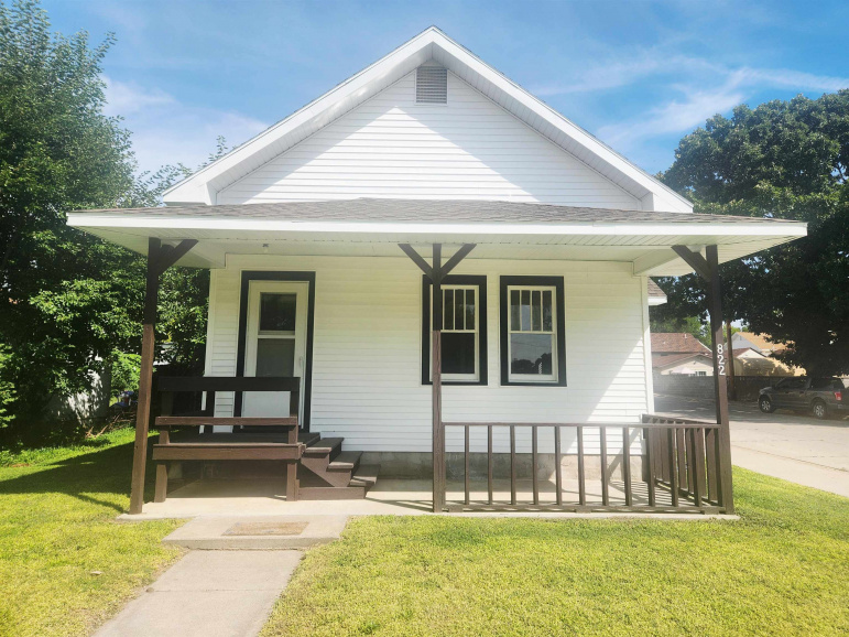 822 17th Street Gothenburg, Nebraska 69138-0000, 2 Bedrooms Bedrooms, ,1 BathroomBathrooms,Residential,For Sale,822 17th Street,20261315