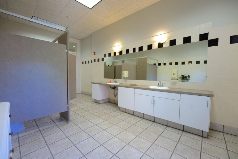 223 E 14th Street Hastings, Nebraska 68901, ,Commercial/industrial,For Sale,223 E 14th Street,20261328