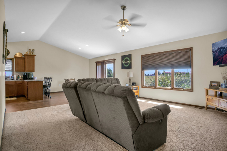 2005 E 58th Street Kearney, Nebraska 68847, 5 Bedroom Bedrooms, ,2 BathroomBathrooms,Residential,For Sale,2005 E 58th Street,20261330