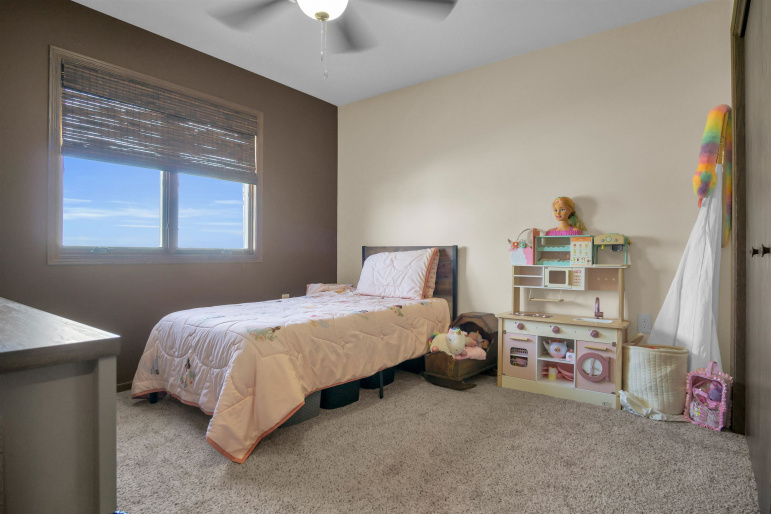 2005 E 58th Street Kearney, Nebraska 68847, 5 Bedroom Bedrooms, ,2 BathroomBathrooms,Residential,For Sale,2005 E 58th Street,20261330