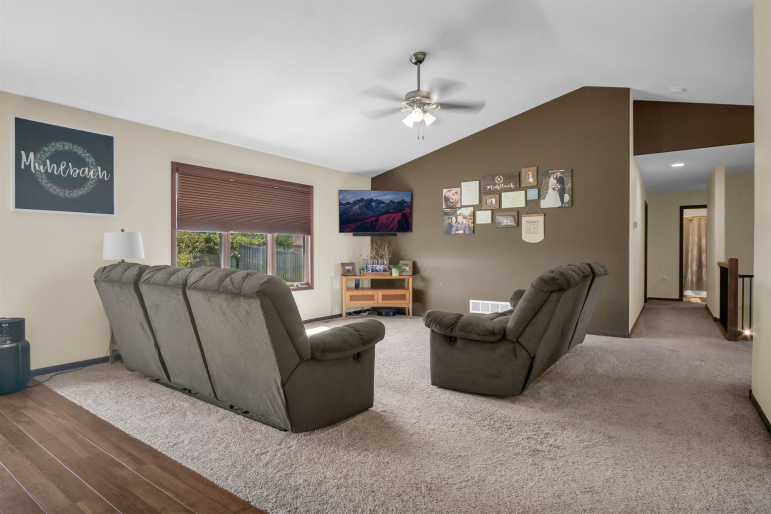 2005 E 58th Street Kearney, Nebraska 68847, 5 Bedroom Bedrooms, ,2 BathroomBathrooms,Residential,For Sale,2005 E 58th Street,20261330