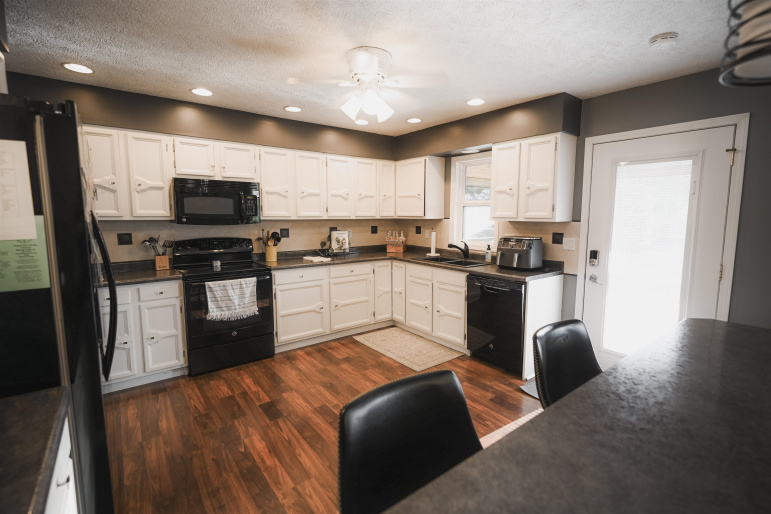 1318 Regency Drive Hastings, Nebraska 68901, 4 Bedroom Bedrooms, ,3 BathroomBathrooms,Residential,For Sale,1318 Regency Drive,20261338