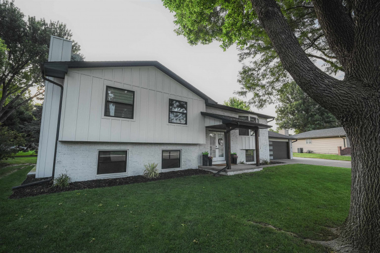 1318 Regency Drive Hastings, Nebraska 68901, 4 Bedroom Bedrooms, ,3 BathroomBathrooms,Residential,For Sale,1318 Regency Drive,20261338