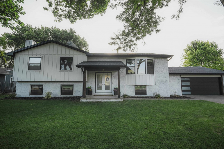 1318 Regency Drive Hastings, Nebraska 68901, 4 Bedroom Bedrooms, ,3 BathroomBathrooms,Residential,For Sale,1318 Regency Drive,20261338
