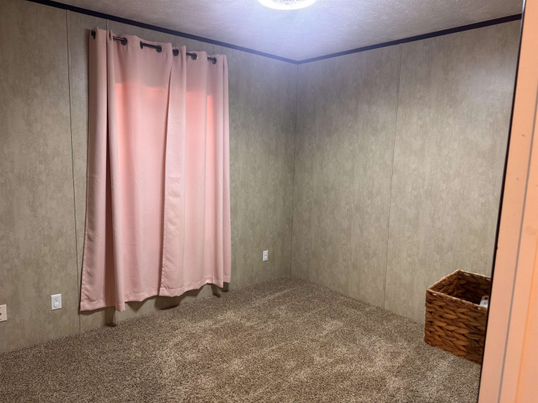 21 Sara Drive Hastings, Nebraska 68901, 3 Bedroom Bedrooms, ,2 BathroomBathrooms,Residential,For Sale,21 Sara Drive,20261341