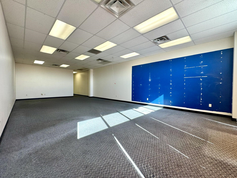210 Frontier Street Lexington, Nebraska 68850-5678, ,Commercial/industrial,For Rent,210 Frontier Street,20261349