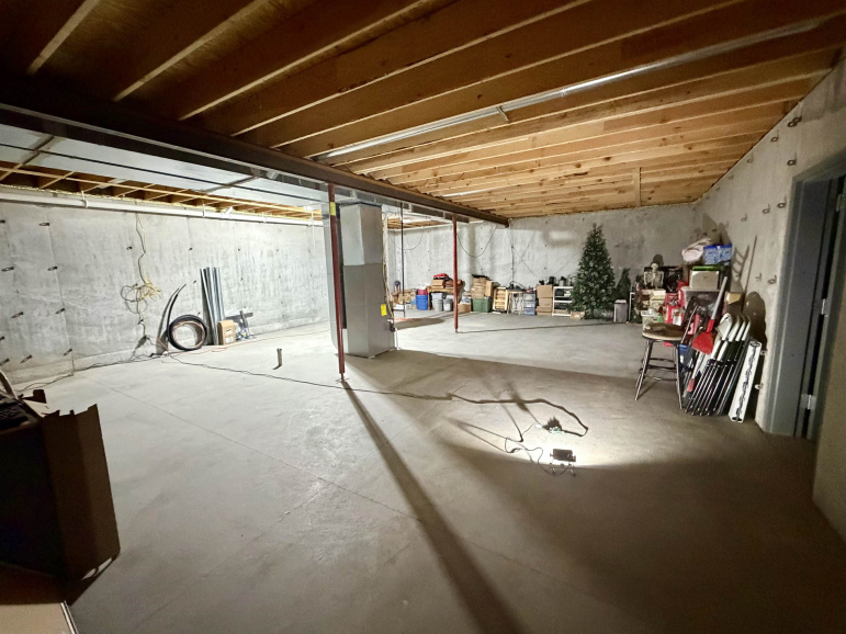 1263 E 8th Street Superior, Nebraska 68978, 3 Bedroom Bedrooms, ,2 BathroomBathrooms,Residential,For Sale,1263 E 8th Street,20261353