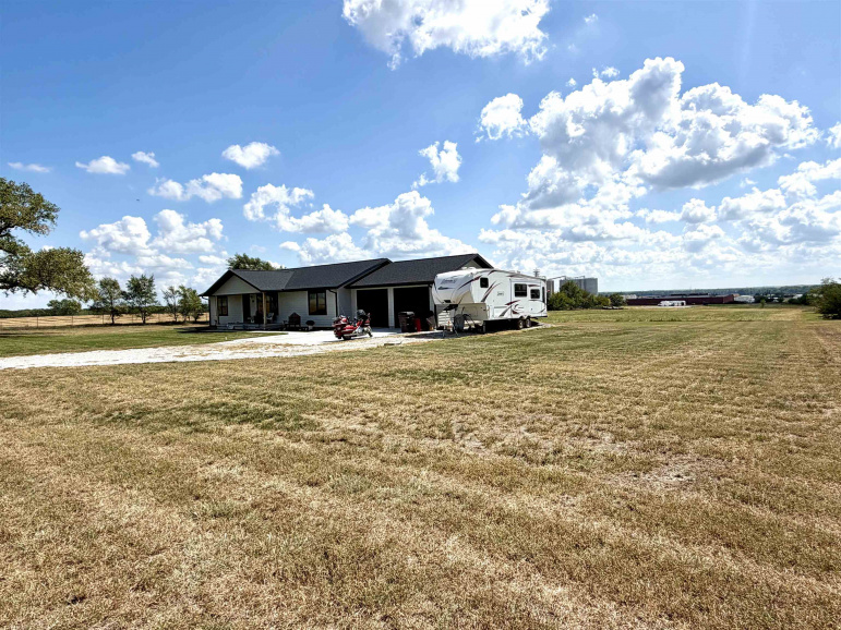 1263 E 8th Street Superior, Nebraska 68978, 3 Bedroom Bedrooms, ,2 BathroomBathrooms,Residential,For Sale,1263 E 8th Street,20261353