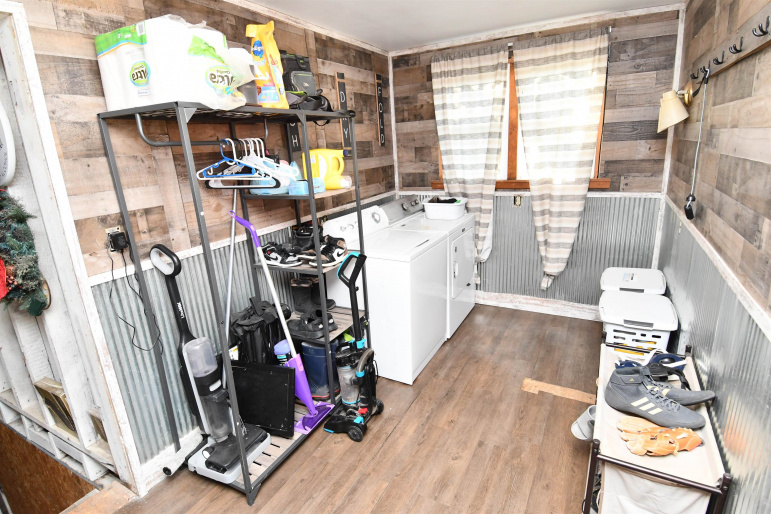 119 E 5th Street Hastings, Nebraska 68901, 3 Bedroom Bedrooms, ,2 BathroomBathrooms,Residential,For Sale,119 E 5th Street,20261356