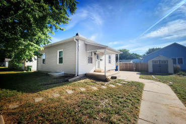 2103 13th Avenue Kearney, Nebraska 68845, 3 Bedrooms Bedrooms, ,2 BathroomsBathrooms,Residential,For Sale,2103 13th Avenue,20261355