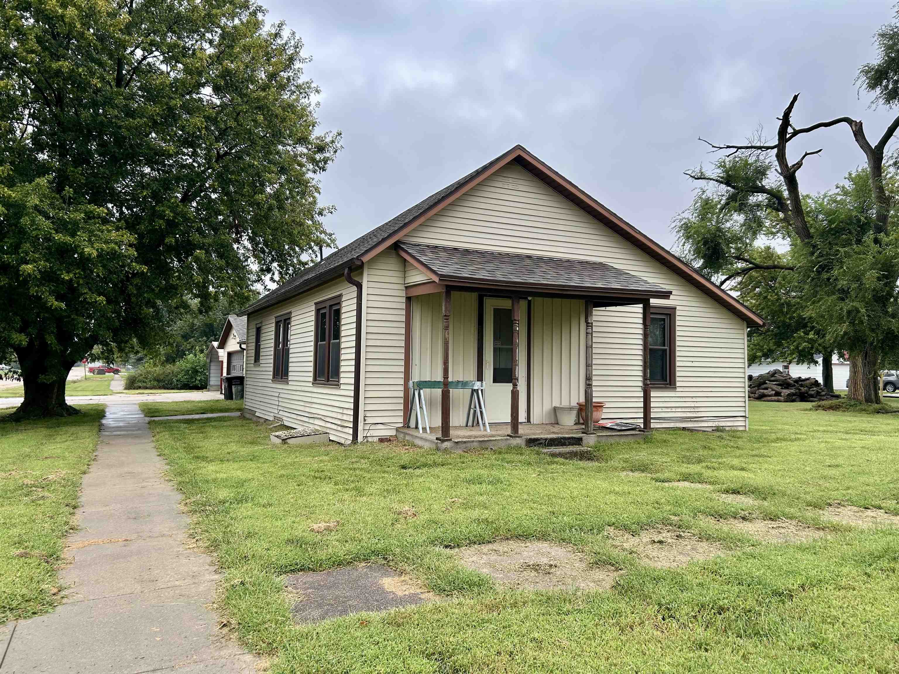 545 4th Avenue Fairmont, Nebraska 68354, 2 Bedrooms Bedrooms, ,2 BathroomsBathrooms,Residential,For Sale,545 4th Avenue,20261363