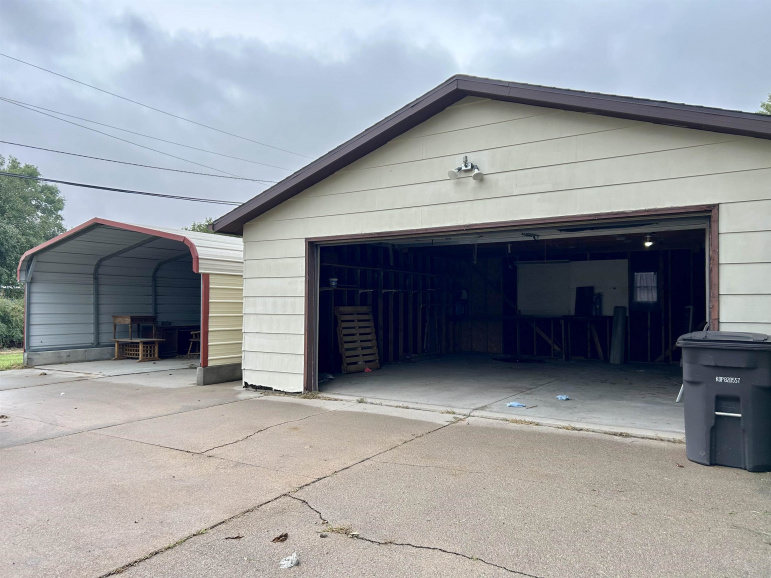 545 4th Avenue Fairmont, Nebraska 68354, 2 Bedroom Bedrooms, ,2 BathroomBathrooms,Residential,For Sale,545 4th Avenue,20261363