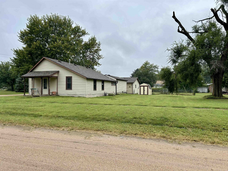 545 4th Avenue Fairmont, Nebraska 68354, 2 Bedroom Bedrooms, ,2 BathroomBathrooms,Residential,For Sale,545 4th Avenue,20261363