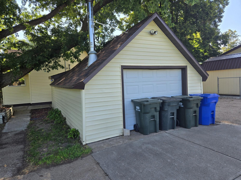 208 Lincoln Avenue Shelton, Nebraska 68876, 3 Bedroom Bedrooms, ,2 BathroomBathrooms,Residential,For Sale,208 Lincoln Avenue,20261223