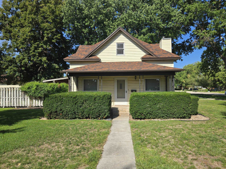 208 Lincoln Avenue Shelton, Nebraska 68876, 3 Bedroom Bedrooms, ,2 BathroomBathrooms,Residential,For Sale,208 Lincoln Avenue,20261223