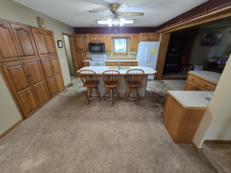 208 Lincoln Avenue Shelton, Nebraska 68876, 3 Bedroom Bedrooms, ,2 BathroomBathrooms,Residential,For Sale,208 Lincoln Avenue,20261223