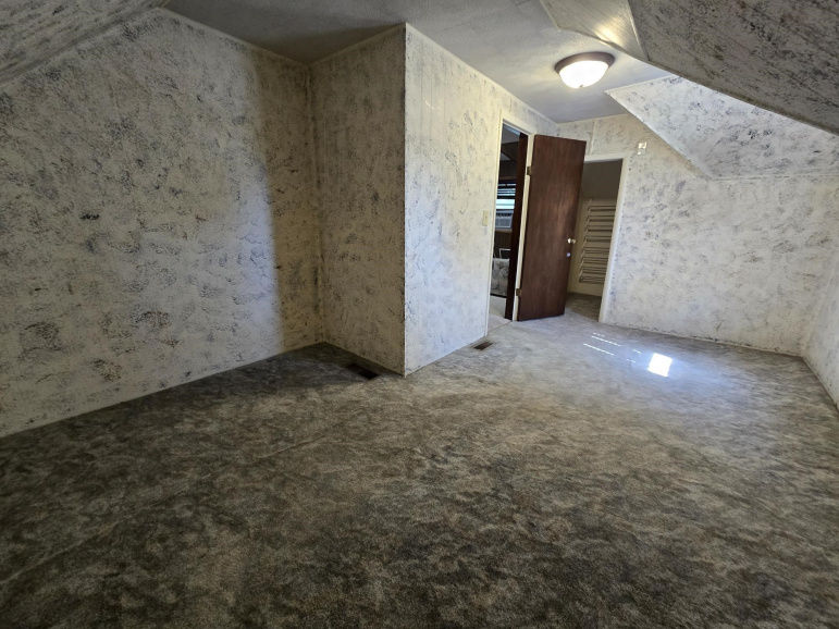 208 Lincoln Avenue Shelton, Nebraska 68876, 3 Bedroom Bedrooms, ,2 BathroomBathrooms,Residential,For Sale,208 Lincoln Avenue,20261223
