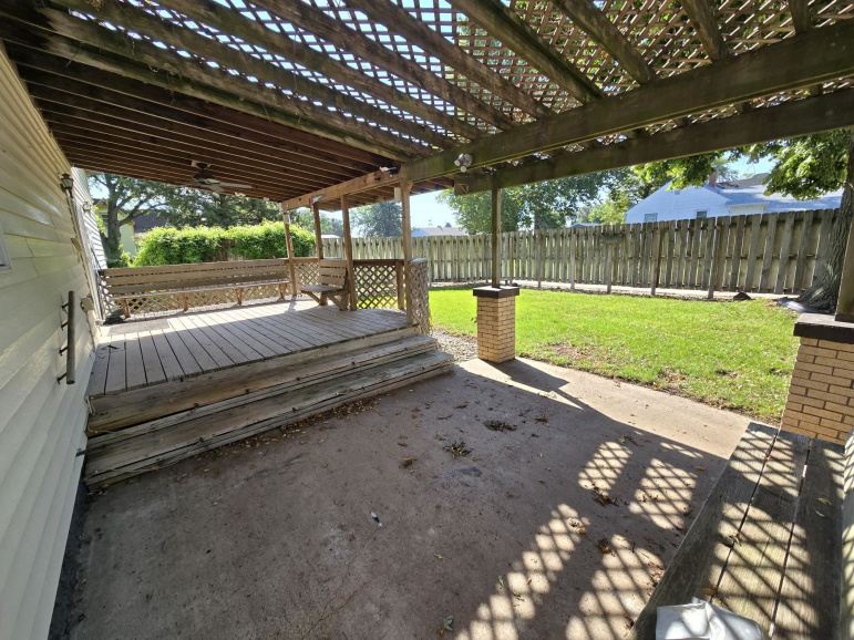 208 Lincoln Avenue Shelton, Nebraska 68876, 3 Bedroom Bedrooms, ,2 BathroomBathrooms,Residential,For Sale,208 Lincoln Avenue,20261223