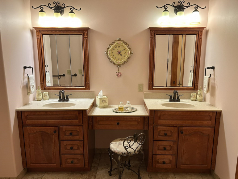 73994 B Road Bertrand, Nebraska 68927, 7 Bedroom Bedrooms, ,5 BathroomBathrooms,Residential,For Sale,73994 B Road,20261368
