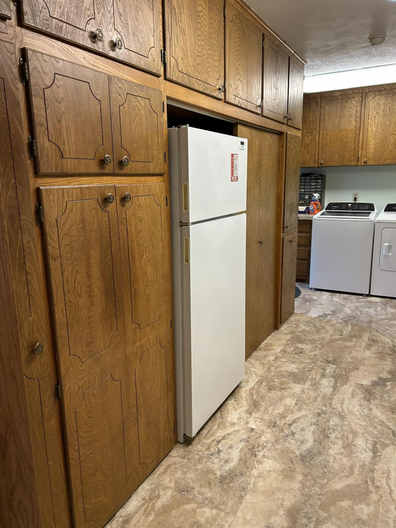 73994 B Road Bertrand, Nebraska 68927, 7 Bedroom Bedrooms, ,5 BathroomBathrooms,Residential,For Sale,73994 B Road,20261368