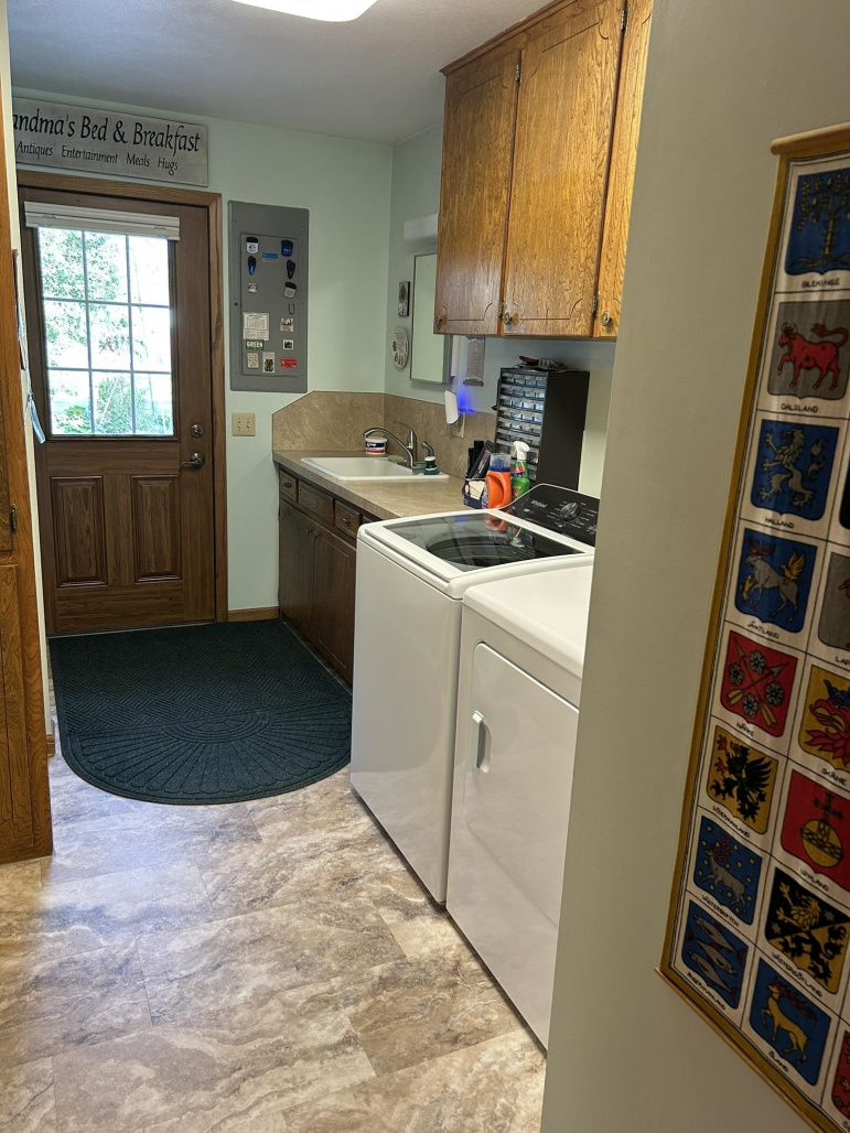 73994 B Road Bertrand, Nebraska 68927, 7 Bedroom Bedrooms, ,5 BathroomBathrooms,Residential,For Sale,73994 B Road,20261368
