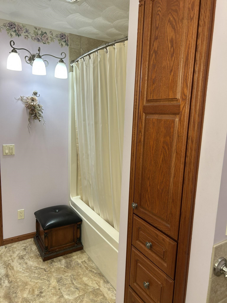 73994 B Road Bertrand, Nebraska 68927, 7 Bedroom Bedrooms, ,5 BathroomBathrooms,Residential,For Sale,73994 B Road,20261368
