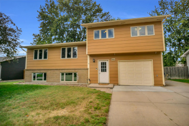 1106 14th Avenue Kearney, Nebraska 68845, 4 Bedrooms Bedrooms, ,2 BathroomsBathrooms,Residential,For Sale,1106 14th Avenue,20261373