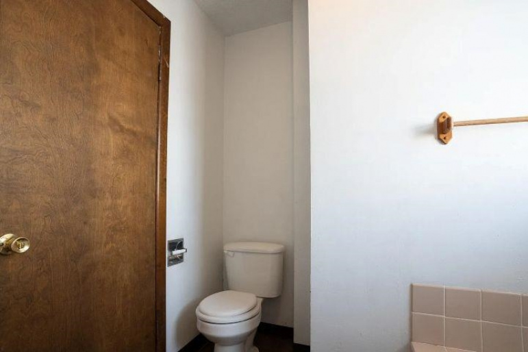 509 W 7th Street McCook, Nebraska 69001, 2 Bedroom Bedrooms, ,2 BathroomBathrooms,Residential,For Sale,509 W 7th Street,20261371