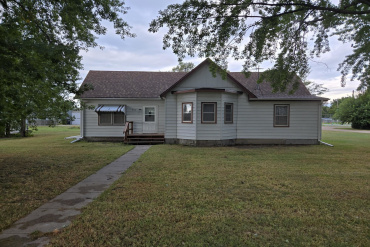 504 Lincoln Avenue Shelton, Nebraska 68876, 2 Bedrooms Bedrooms, ,1 BathroomBathrooms,Residential,For Sale,504 Lincoln Avenue,20261370
